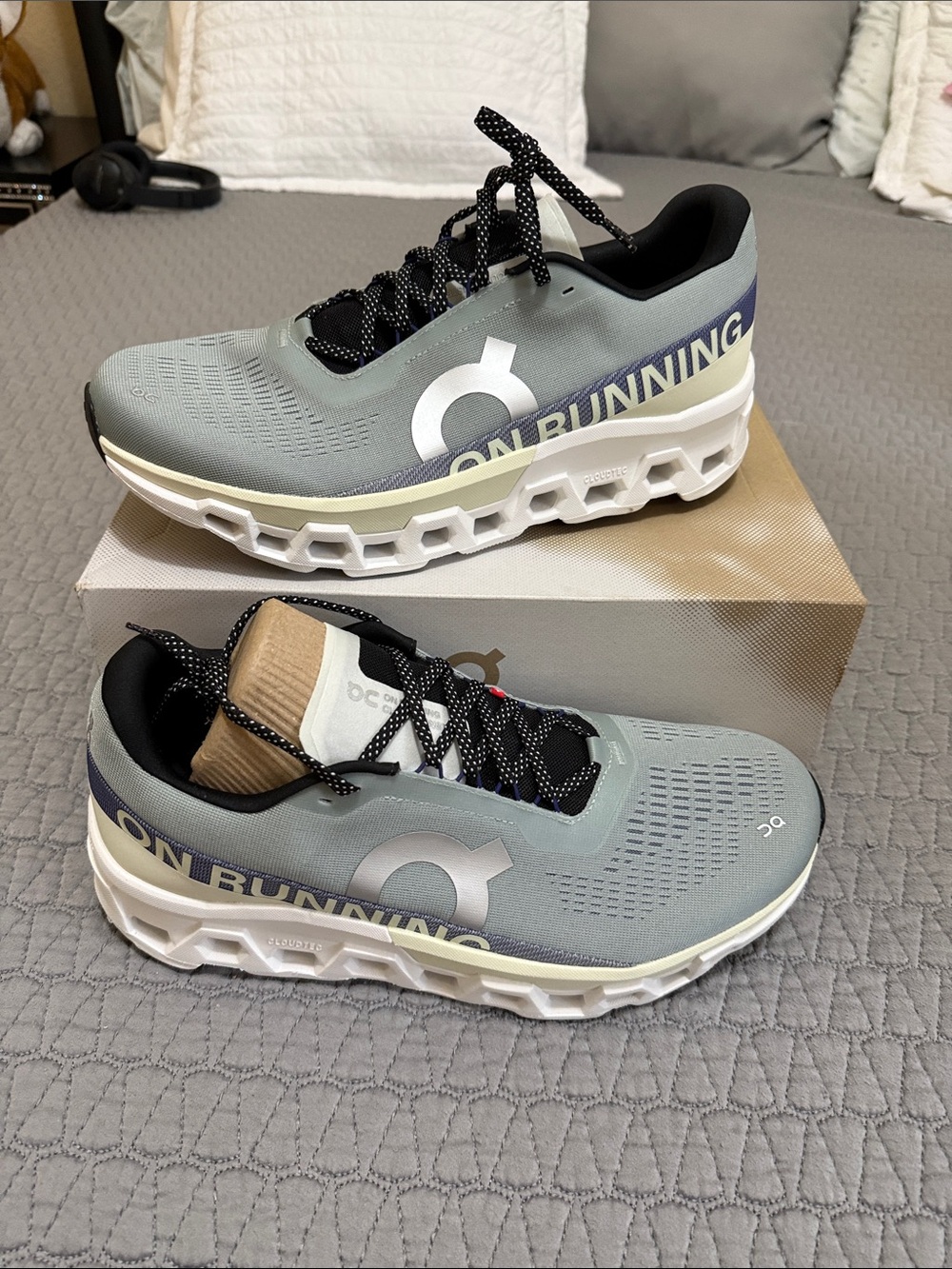 Men’s On Cloud Cloudmonster 2 multiple sizes New in box
